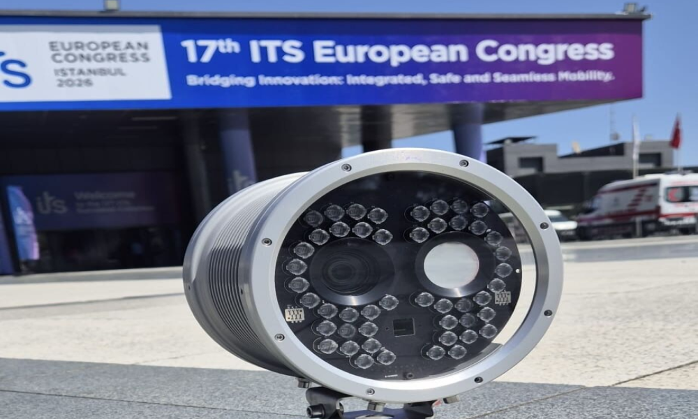 Image of the MAV AiQ pictured outside the congress