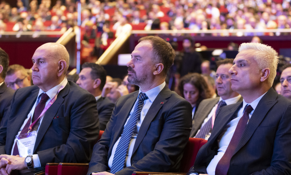 Image of delegates in the main auditorium